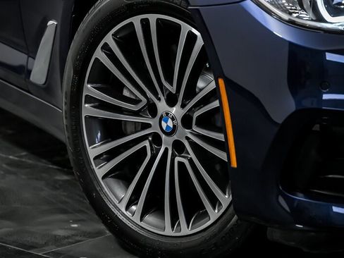 Used 2019 BMW 530i xDrive image 3