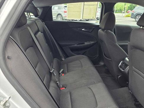 Used 2019 Chevrolet Malibu LT FWD image 12