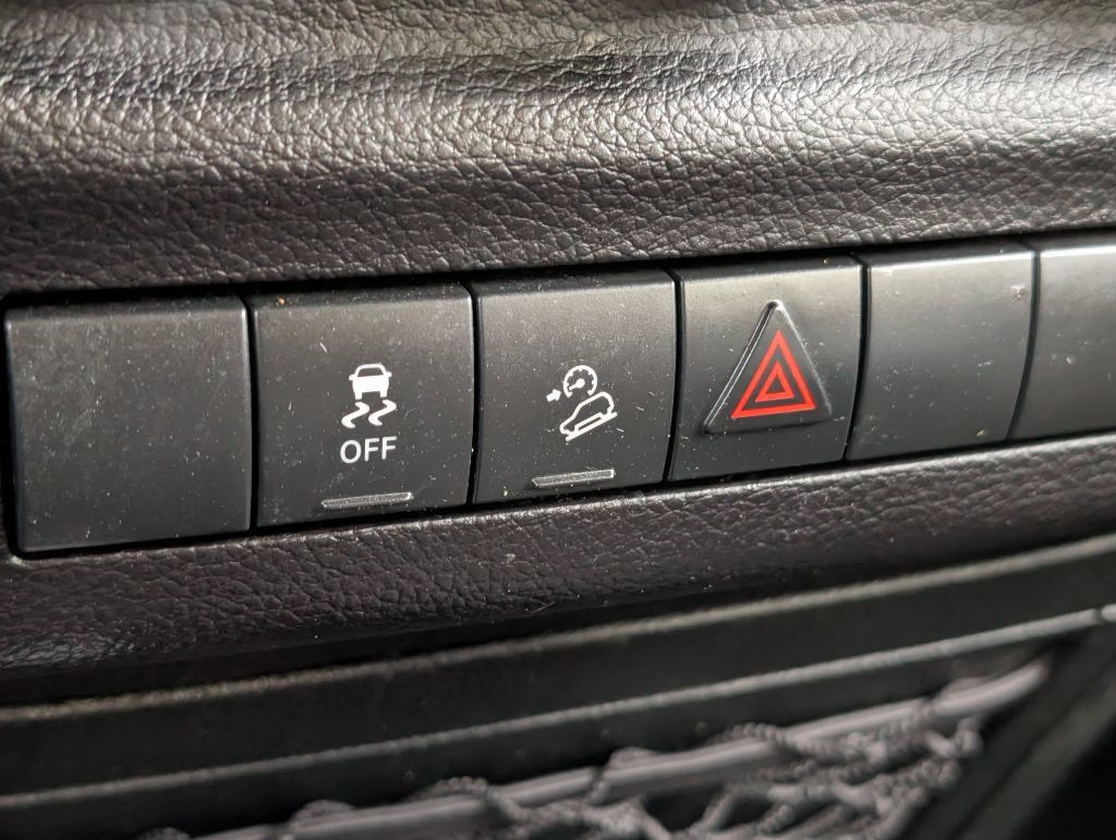 Used 2018 Jeep Wrangler Unlimited Sport S AWD/4WD image 17