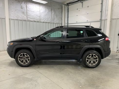 Used 2022 Jeep Cherokee Trailhawk w/ Technology Group B AWD/4WD image 22