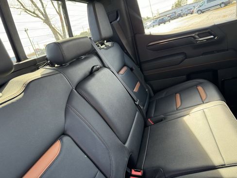 Used 2023 GMC Sierra 1500 AT4 w/ Technology Package image 11
