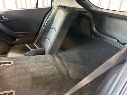 Used 2015 MAZDA MAZDA3 i Touring image 21
