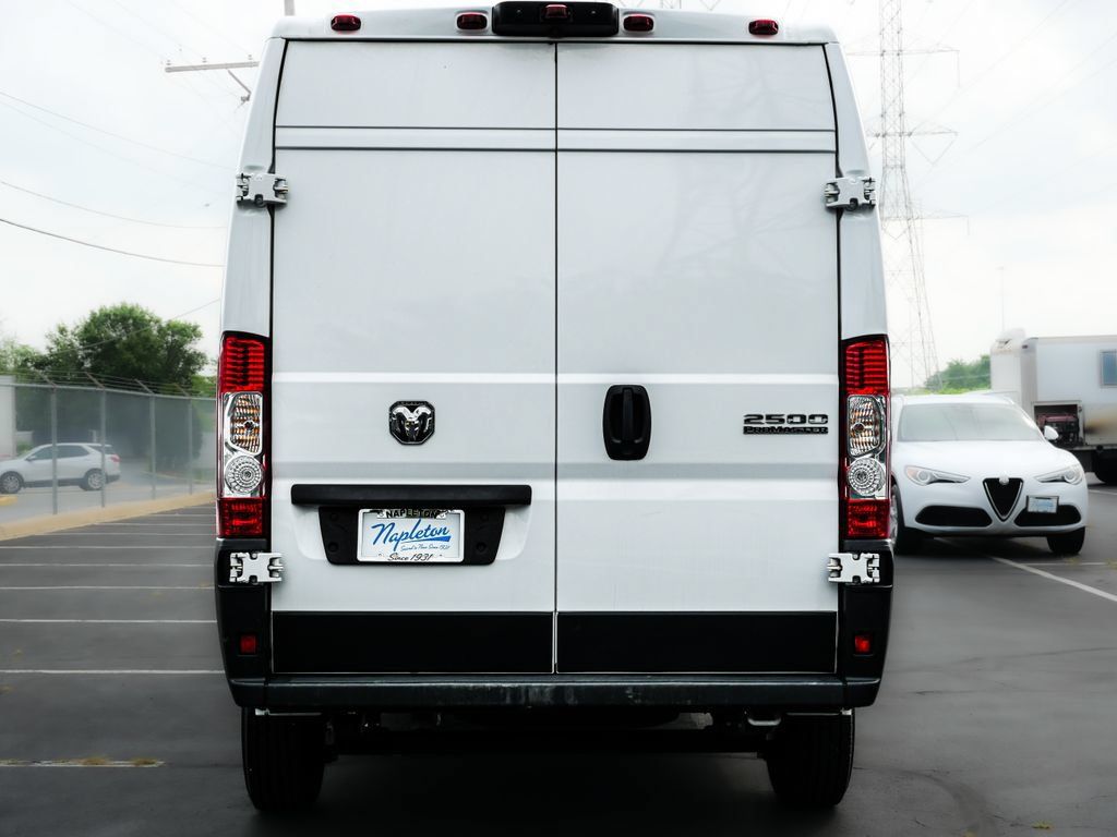Used 2025 RAM ProMaster 2500 w/ Convenience Group FWD image 7