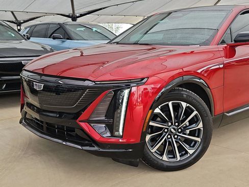 New 2025 Cadillac Lyriq Sport w/ LPO, Floor Liner Package image 7