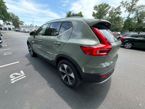 Used 2023 Volvo XC40 B5 Plus AWD/4WD image 12