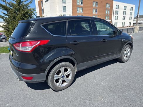 Used 2015 Ford Escape SE image 4