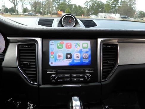 Used 2018 Porsche Macan GTS image 65