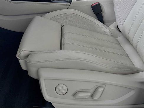 Certified 2025 Audi Q5 2.0T Premium Plus w/ Premium Plus Package image 18