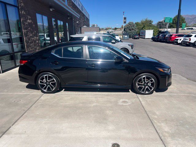 Used 2025 Nissan Sentra SR FWD image 6