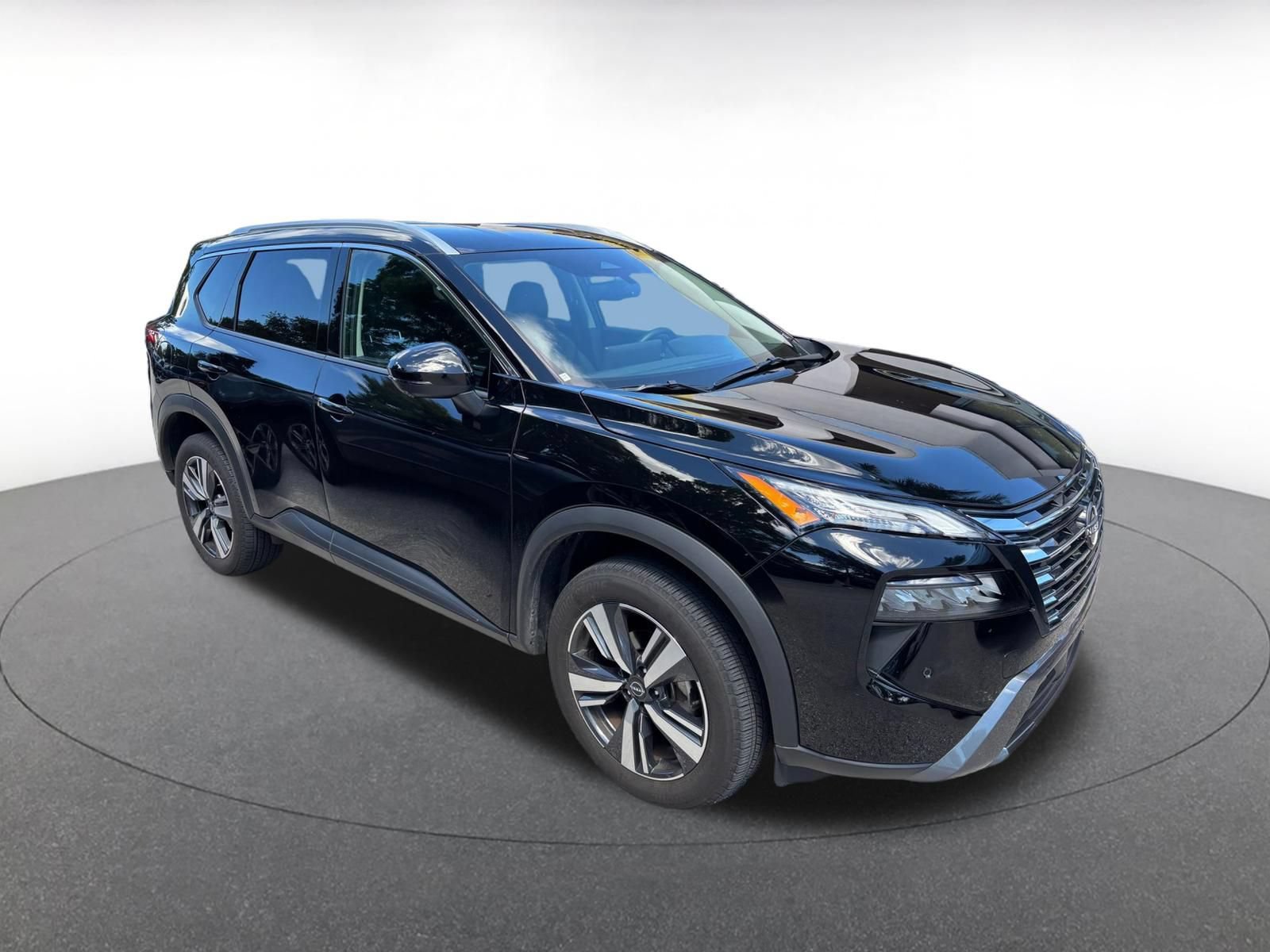 Used 2026 Nissan Rogue SL FWD image 2