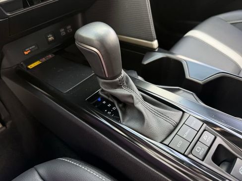 Used 2025 Toyota Camry SE image 20