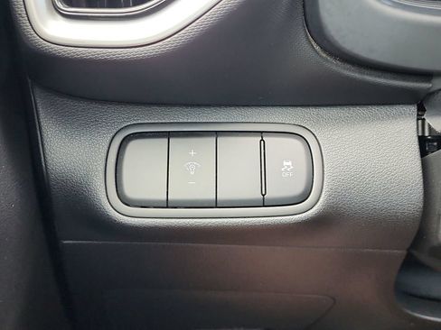 Used 2024 Hyundai Venue SEL FWD image 21