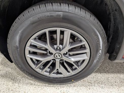 Used 2021 Nissan Rogue S image 9