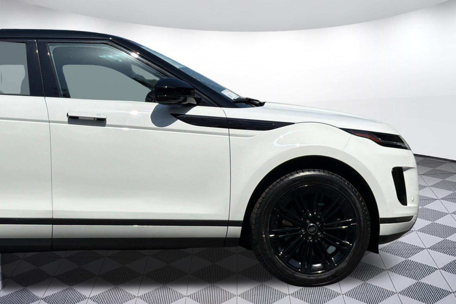 Used 2024 Land Rover Range Rover Evoque S AWD/4WD image 35