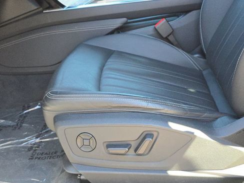 Used 2023 Audi e-tron Premium Plus w/ Premium Plus Package AWD/4WD image 20