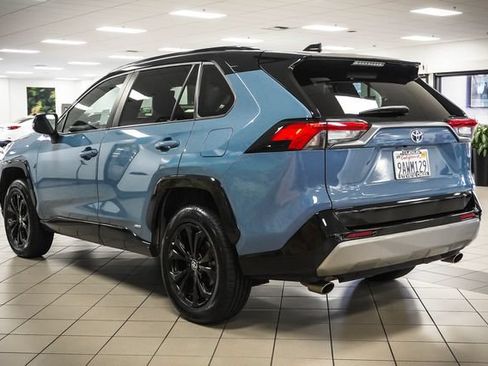Used 2022 Toyota RAV4 XSE AWD/4WD image 8