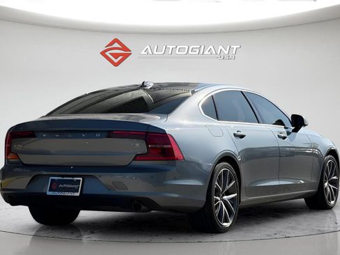 Used 2018 Volvo S90 T5 Momentum w/ Convenience Package FWD image 12