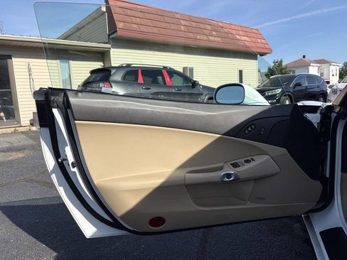 Used 2005 Chevrolet Corvette Coupe w/ Preferred Equipment Group RWD image 12