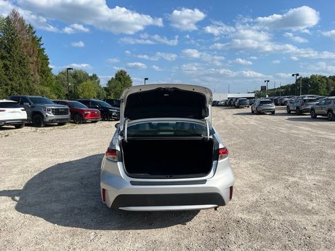 Used 2021 Toyota Corolla LE w/ Carpet Mat Package (TMS) FWD image 10