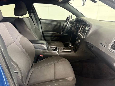 Used 2022 Dodge Charger SXT RWD image 14