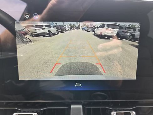 Used 2026 Chevrolet Equinox LT FWD image 24