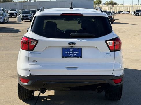 Used 2019 Ford Escape SE image 8