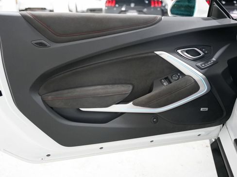 Used 2018 Chevrolet Camaro ZL1 RWD image 28