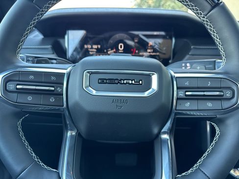 New 2026 GMC Acadia Denali w/ Super Cruise Package FWD image 25