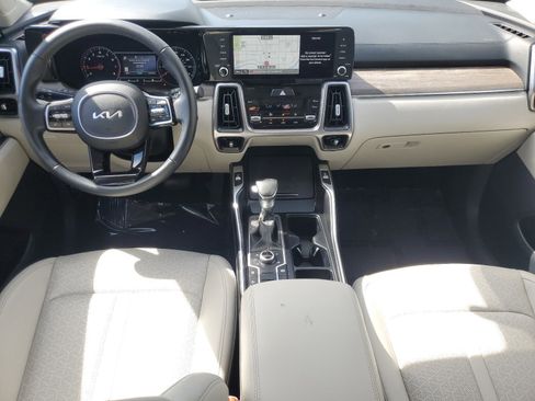 Used 2023 Kia Sorento S image 16