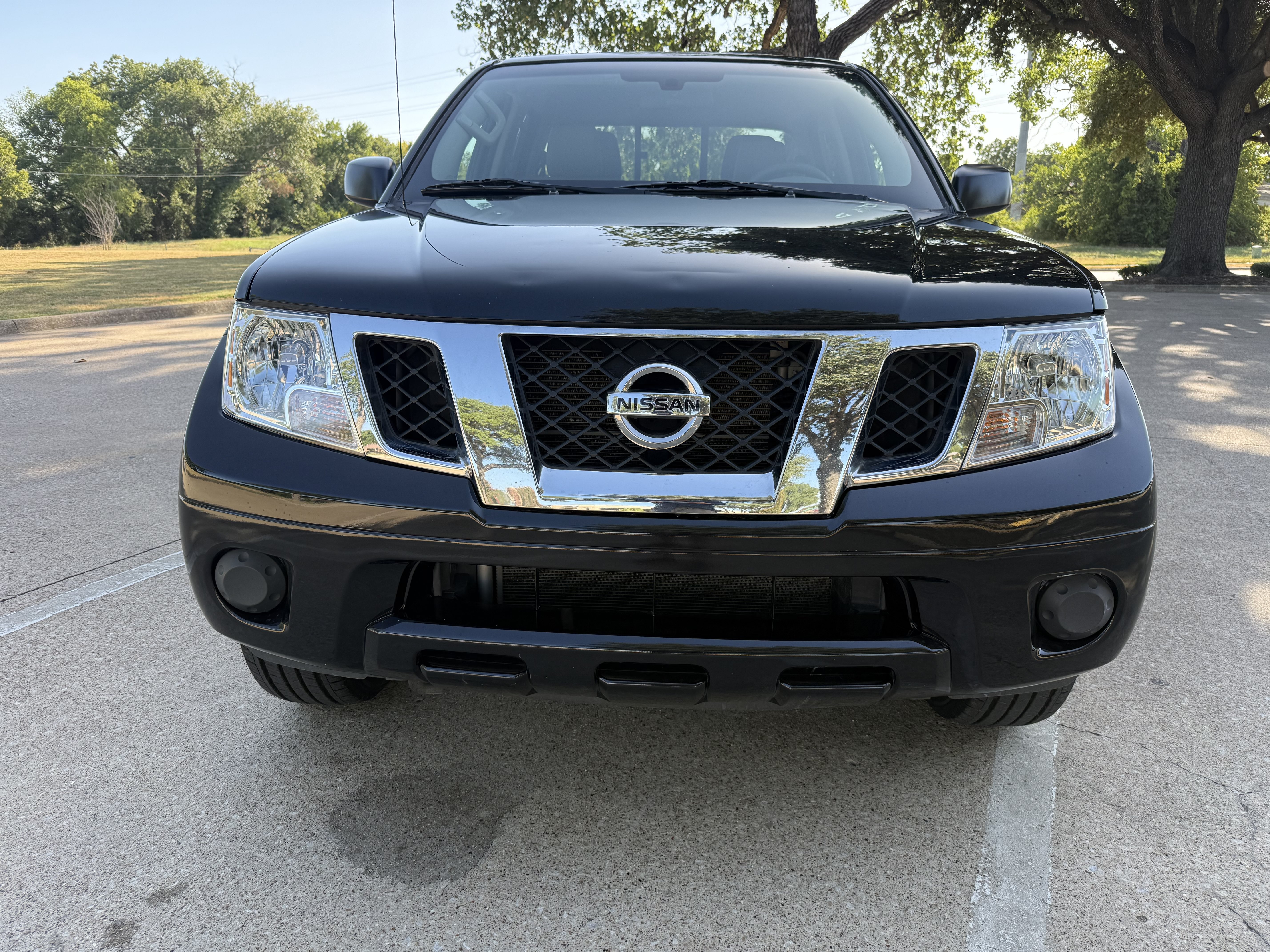 Used 2020 Nissan Frontier SV w/ SV Utility Package AWD/4WD image 2
