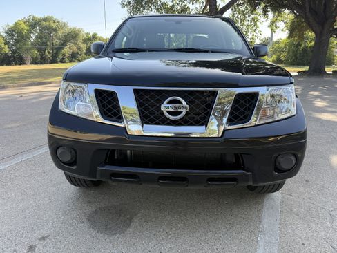 Used 2020 Nissan Frontier SV w/ SV Utility Package AWD/4WD image 2