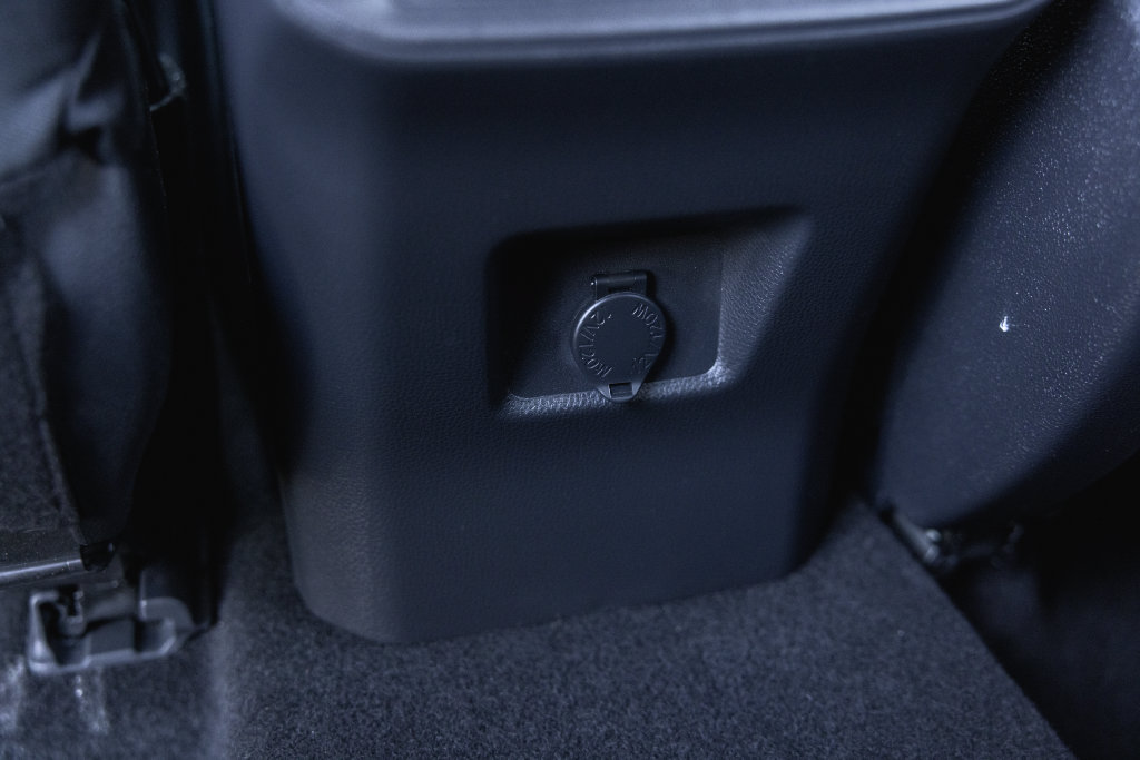 Certified 2023 Toyota RAV4 LE FWD image 28