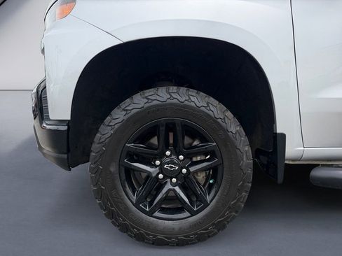 Used 2020 Chevrolet Silverado 1500 Custom Trail Boss w/ Custom Convenience Package AWD/4WD image 9