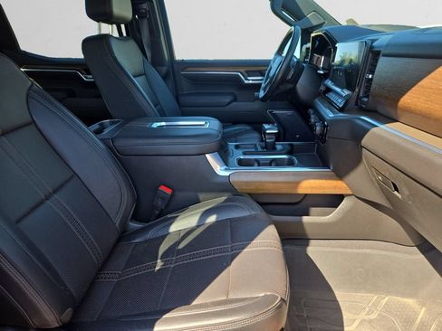 Used 2022 Chevrolet Silverado 1500 High Country w/ High Country Premium Package AWD/4WD image 16