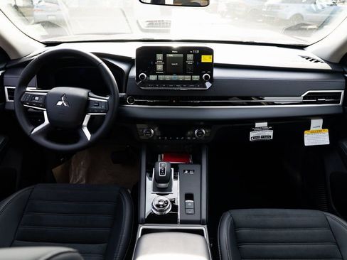 New 2025 Mitsubishi Outlander SE AWD/4WD image 8