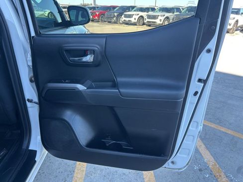 Used 2023 Toyota Tacoma TRD Off-Road w/ Technology Package image 12