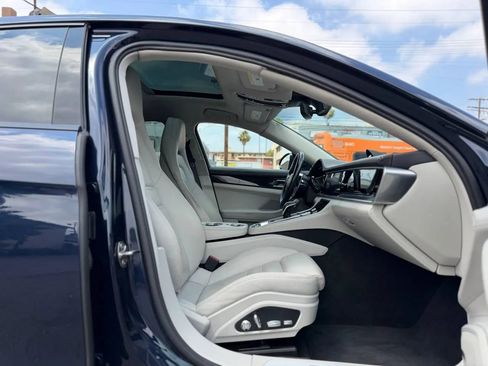 Used 2018 Porsche Panamera image 40