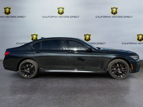 Used 2022 BMW 740i w/ M Sport Package image 6