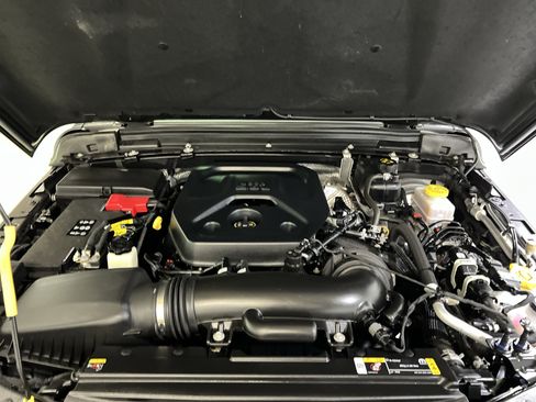 Used 2025 Jeep Wrangler Sport image 15