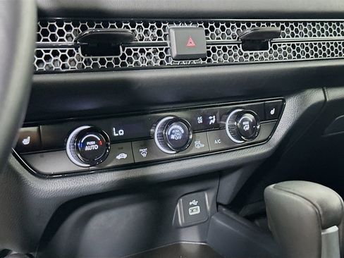 Certified 2025 Honda HR-V Sport image 14