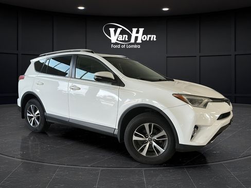 Used 2016 Toyota RAV4 XLE w/ Convenience Package AWD/4WD image 1