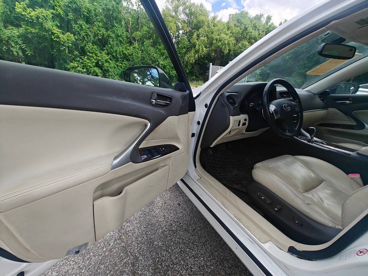 Used 2013 Lexus IS 250 w/ Premium Pkg Value Edition RWD image 9