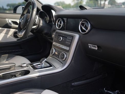 Used 2019 Mercedes-Benz SLC 300 image 13