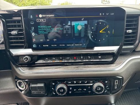 Used 2023 Chevrolet Silverado 1500 LTZ AWD/4WD image 19