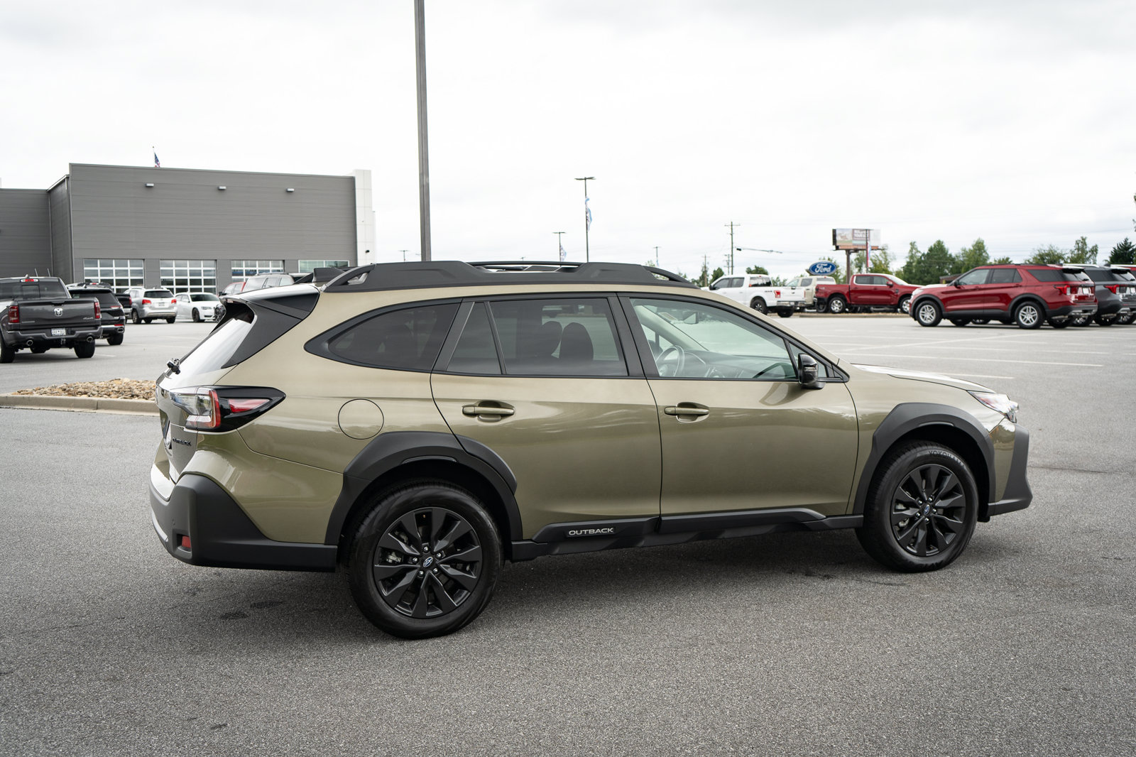 Used 2025 Subaru Outback Onyx Edition AWD/4WD image 10