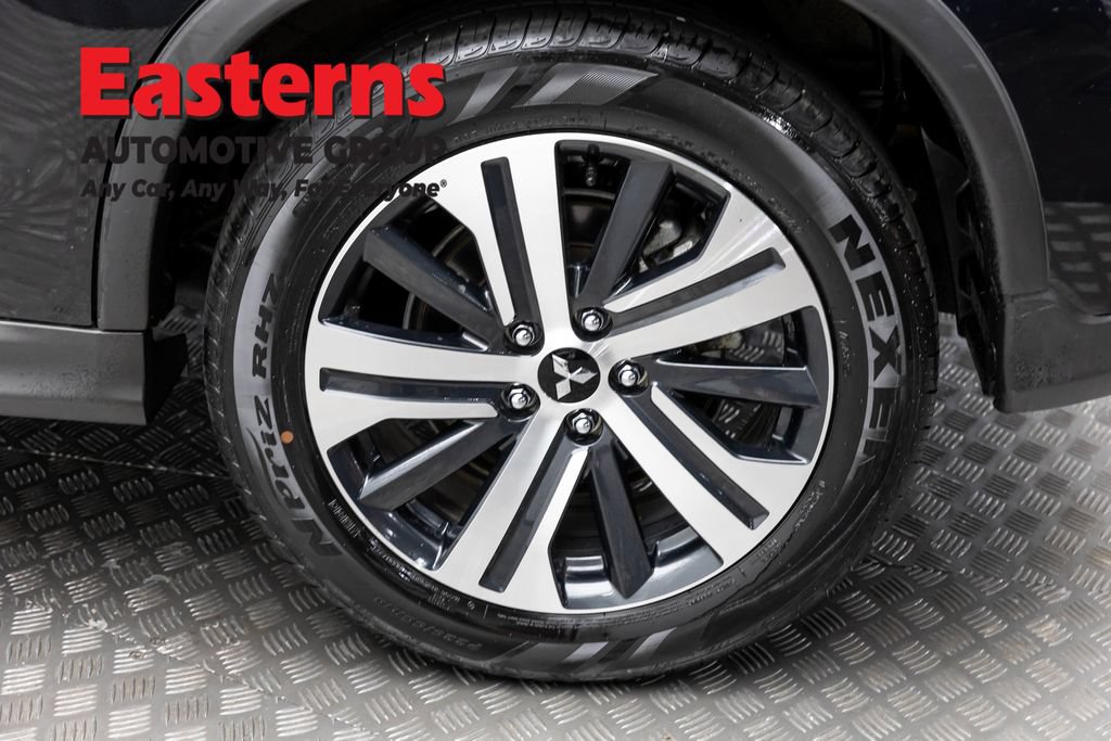 Used 2025 Mitsubishi Outlander Sport LE AWD/4WD image 9
