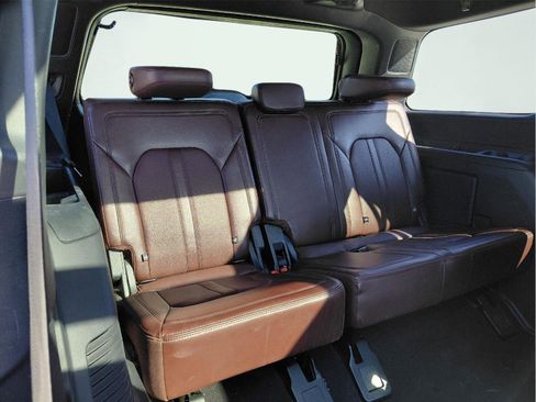 Used 2024 Ford Expedition Limited AWD/4WD image 18
