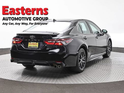 Used 2024 Toyota Camry SE FWD image 5