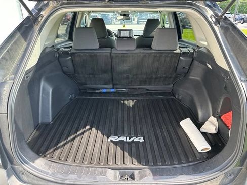 Used 2022 Toyota RAV4 XLE AWD/4WD image 13