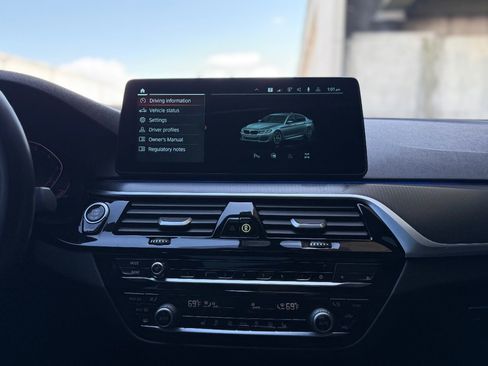 Used 2022 BMW 530i w/ M Sport Package RWD image 22